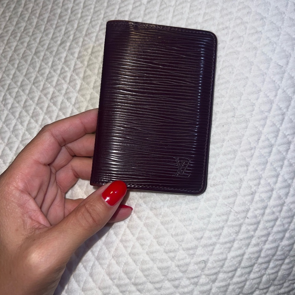 Louis Vuitton Epi Card Holder, Plum - Beautiful 💜